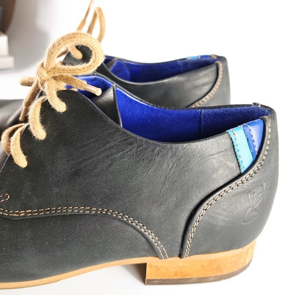 John Fluevog Classic Radio CBC Derby Shoes Black and Blue Size 6.5 - Picture 5 of 8